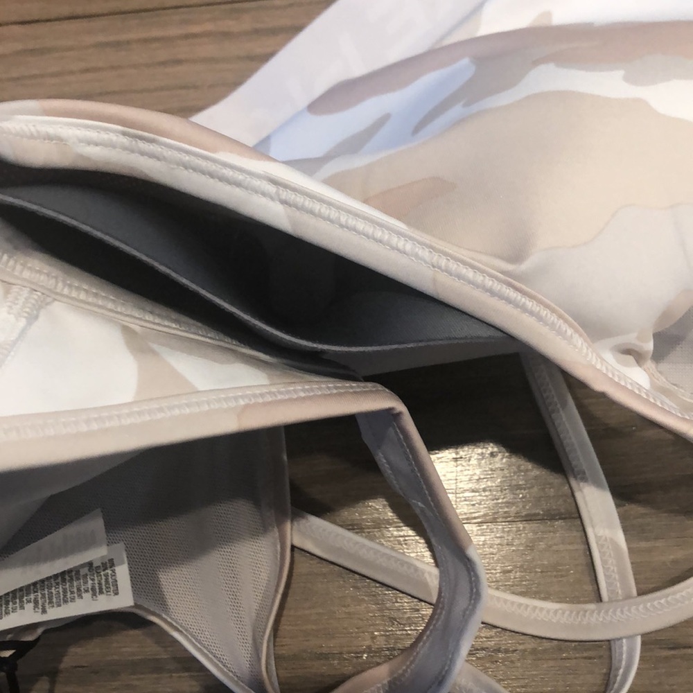 Nike camo medium support sports bra - Picture 6 of 7